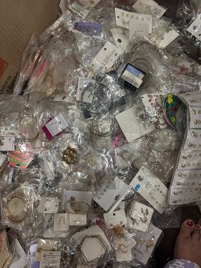 Assorted Jewelery Collection  100 piece